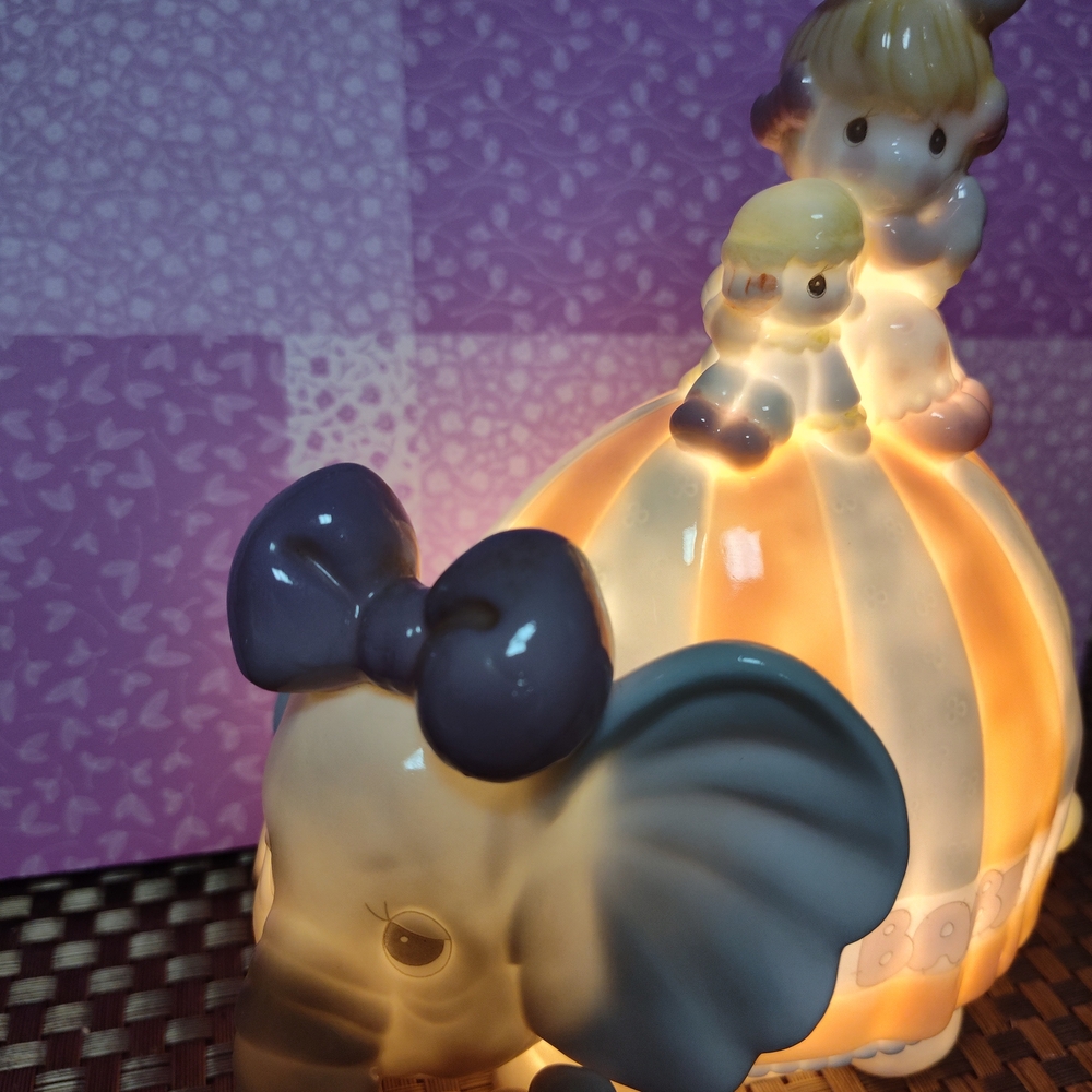 Precious Moments Let's Keep In Touch Elephant Night Light